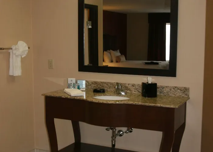 Hotel Hampton And Peru
