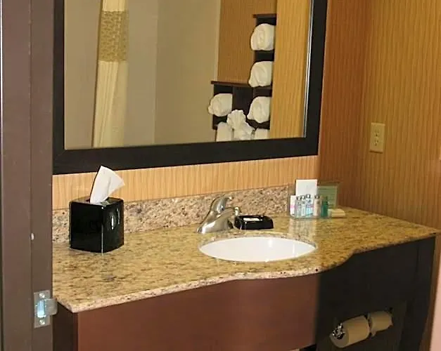Hampton And Hotel 3*
