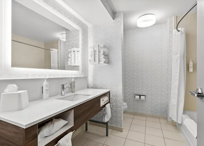 Hampton And 3*