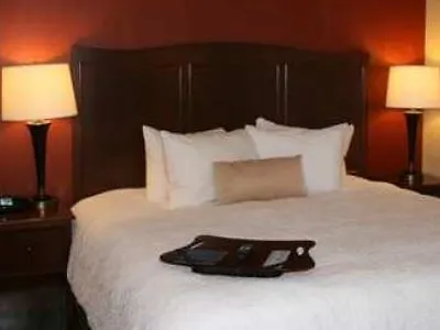 Hotel Hampton And Peru